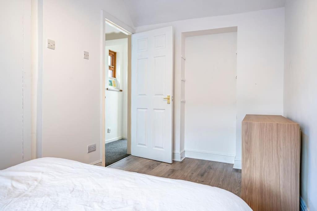 Modern 3 Bedroom House Close To Ferry And City Centre Belfast Exteriör bild