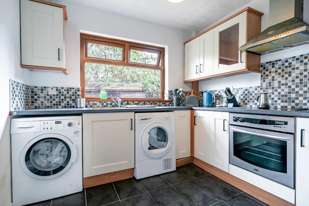 Modern 3 Bedroom House Close To Ferry And City Centre Belfast Exteriör bild