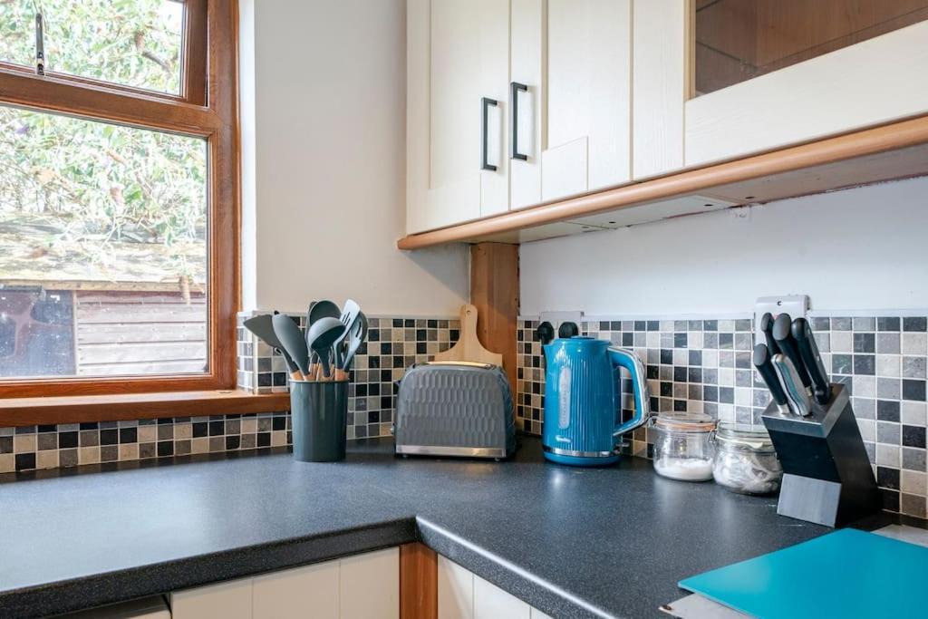 Modern 3 Bedroom House Close To Ferry And City Centre Belfast Exteriör bild