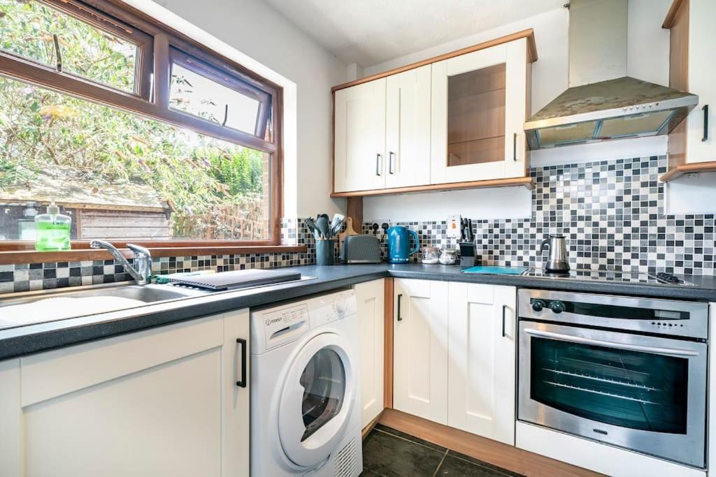 Modern 3 Bedroom House Close To Ferry And City Centre Belfast Exteriör bild